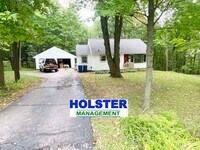 Building Photo - 4-Bedroom, 1 Bath Home on Wooded Lot near ...