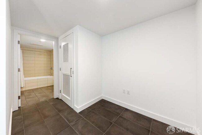 Building Photo - 708 Long Bridge St