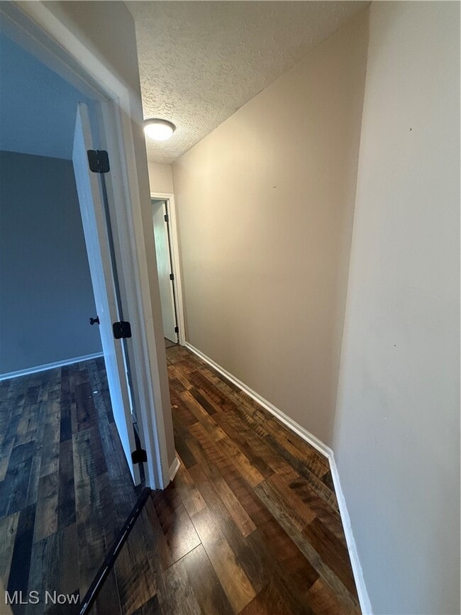 Building Photo - 3542 Chesapeake Dr