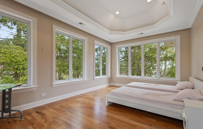 Building Photo - 598 Lake Shore Rd