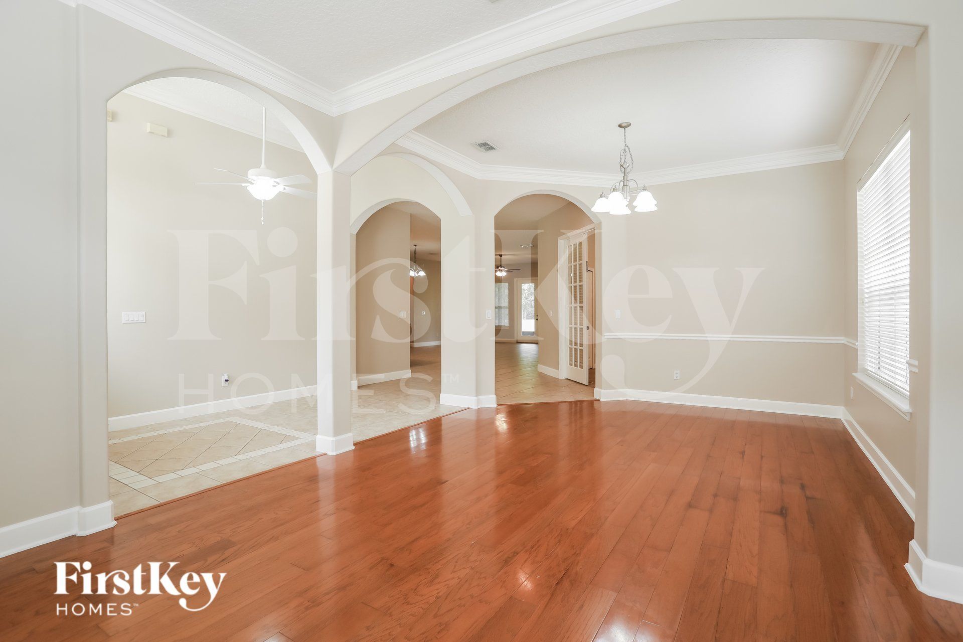 Building Photo - 1656 Fairway Ridge Dr