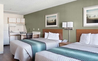 Building Photo - Emerald Suites Dunlap