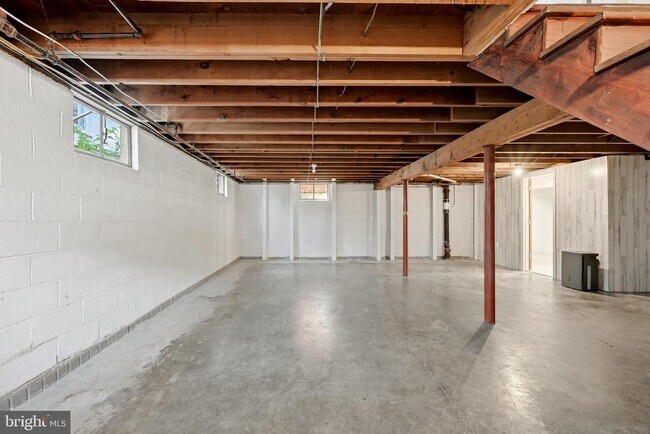 Building Photo - 31 E Germain St