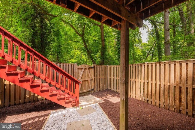 Building Photo - 2615 Chivalry Ct