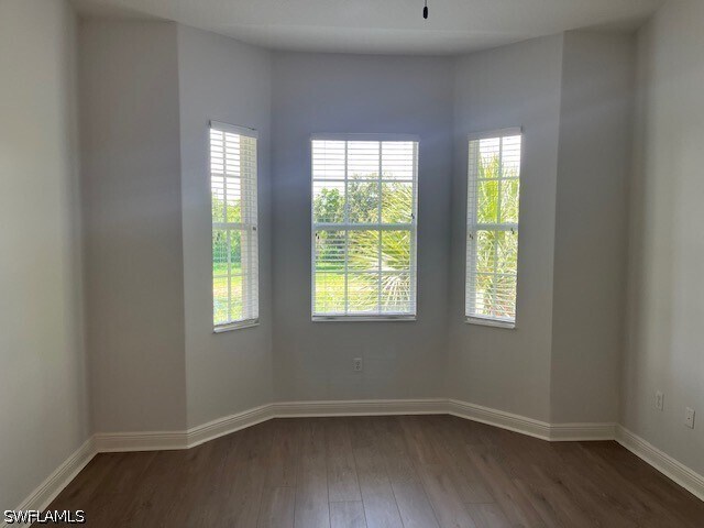Building Photo - 7842 Hawthorne Dr