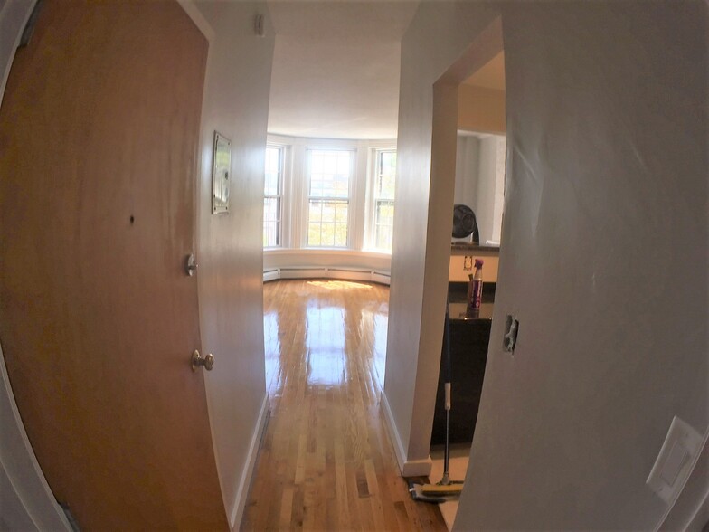 Building Photo - 25 Saint Stephen St