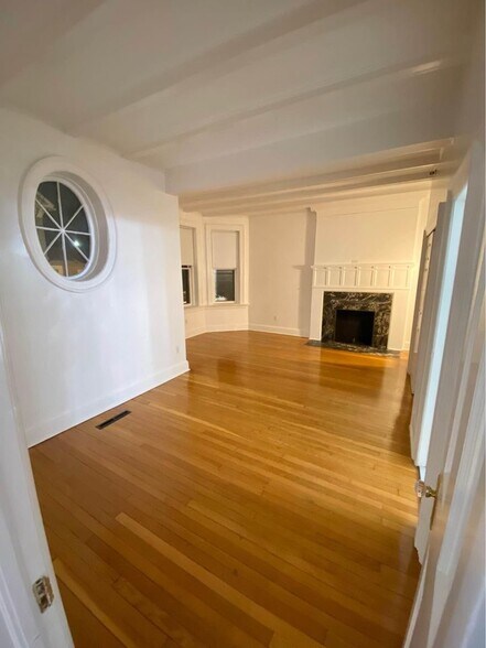 Building Photo - 157 Dewitt St