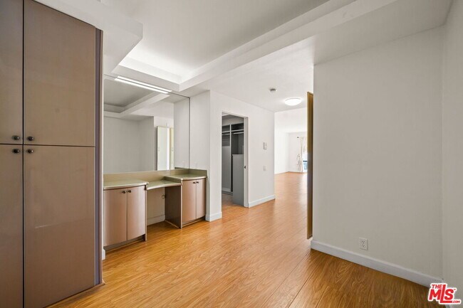 Building Photo - 1210 Kings Rd