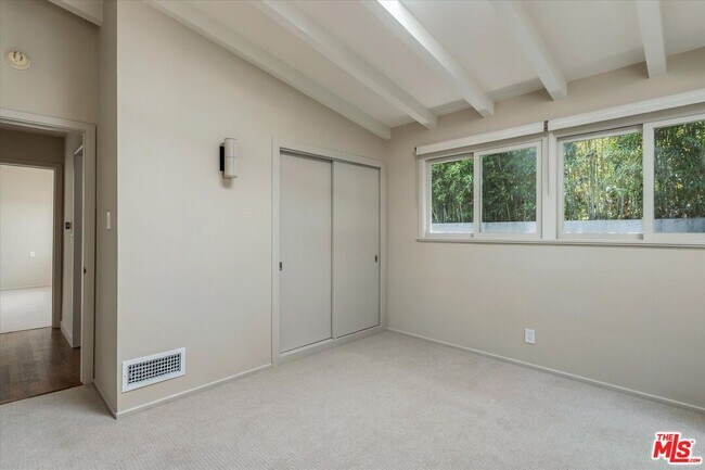 Building Photo - 2412 Canyon Oak Dr
