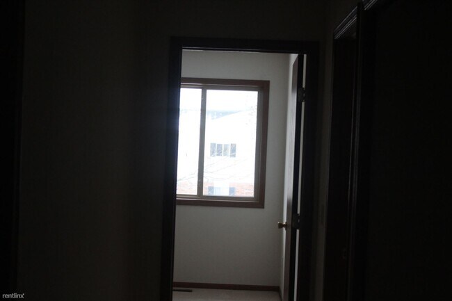 Building Photo - 3 br, 1.5 bath Duplex - 2403 Morning Dawn Dr
