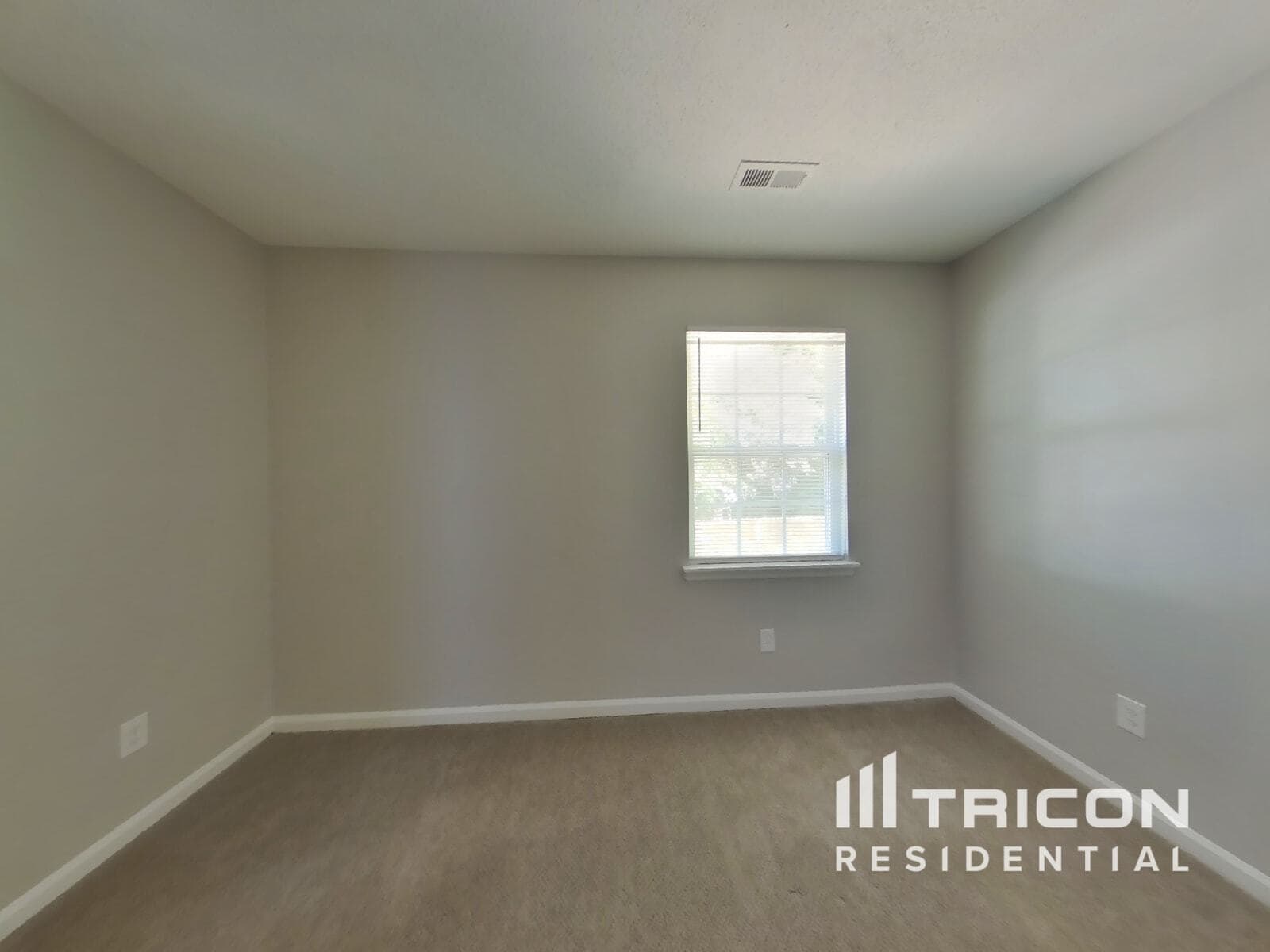 Building Photo - 6617 Flat Rock Dr