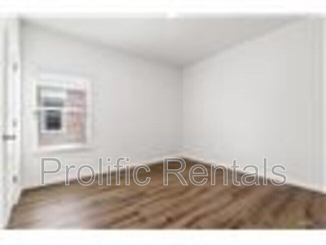 Building Photo - 3509 Abraham Dr