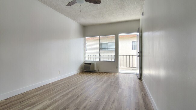 Interior Photo - 12545 Pacific Ave