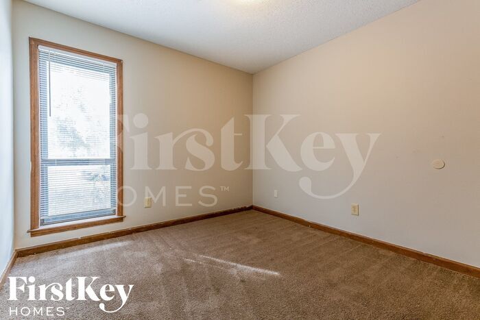 Building Photo - 5982 Rosewind Cir W
