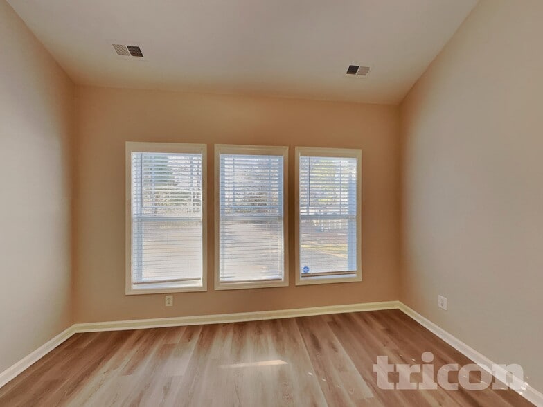 Building Photo - 3152 Landing Falls Ln