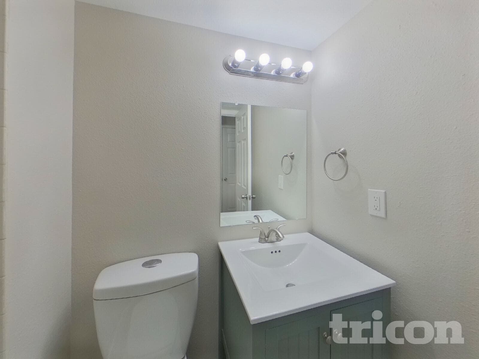 Building Photo - 9227 S Butterwood Ct