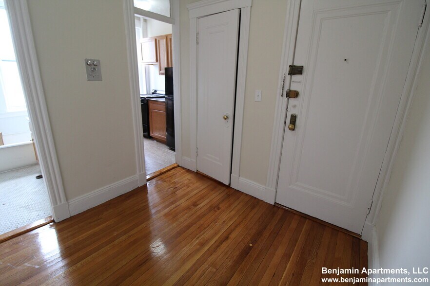 Building Photo - 1191 Boylston St
