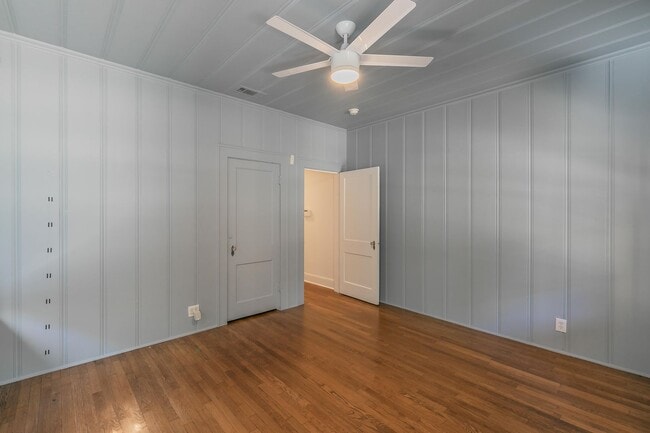 Building Photo - CHARMING and UPDATED 3/2 in The Cultural District