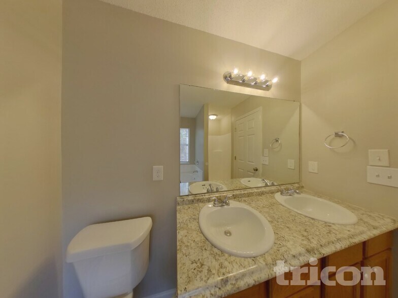 Building Photo - 172 Cherry Grove Dr