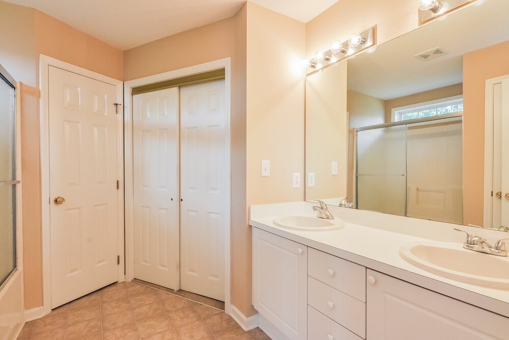 Building Photo - 2232 Castle Pines Dr