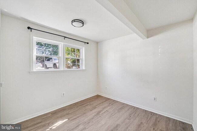 Building Photo - 10520 Pine Haven Terrace