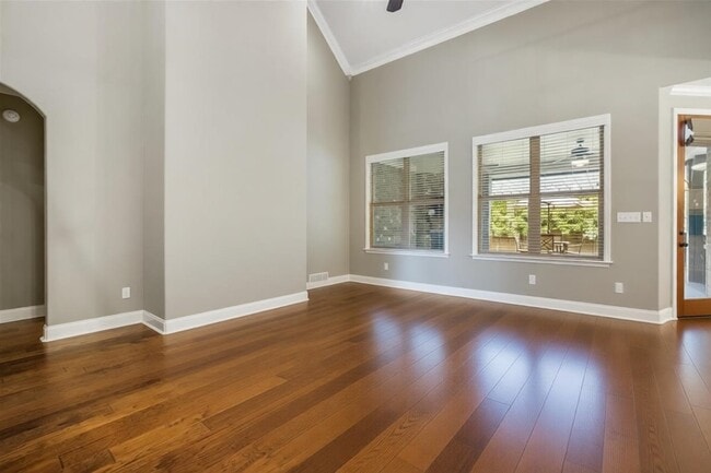 Building Photo - 1357 Carmony St