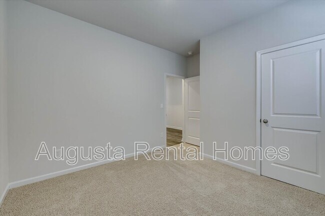 Building Photo - 1253 Birch Cir