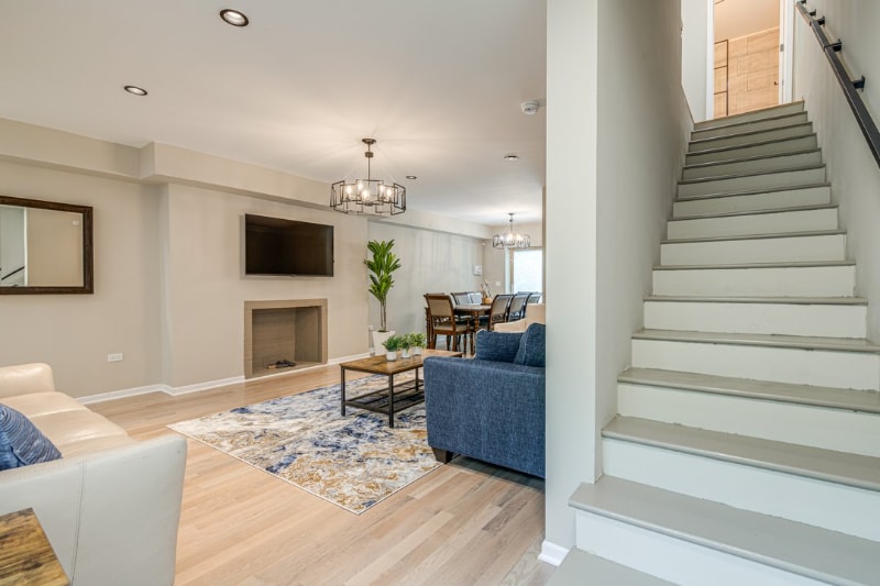 Building Photo - 1635 E 70th St