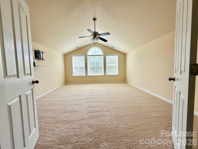 Building Photo - 1009 Providence Forest Dr