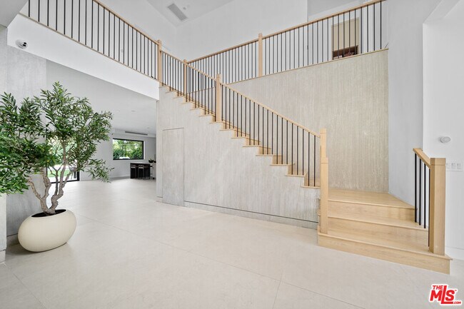 Building Photo - 5826 Corbin Ave