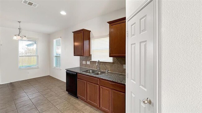 Building Photo - 133 Langtry Ln