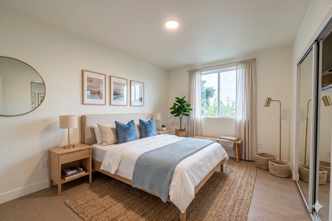 Building Photo - Brand New Luxury 4 & 5 Bed Units