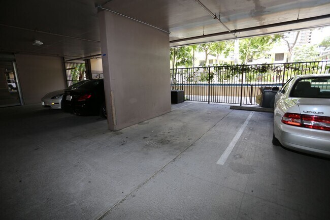 Building Photo - Loft at Waikiki - 2 Bdrm/2 Bath/2 Prkg - $4,500