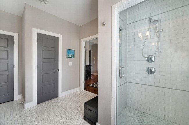Building Photo - Charming FURNISHED East Nashville Home-181...