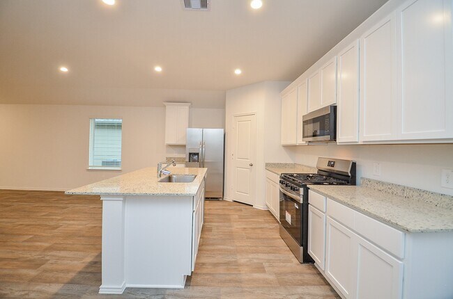 Building Photo - 31310 Yatesbury Ln