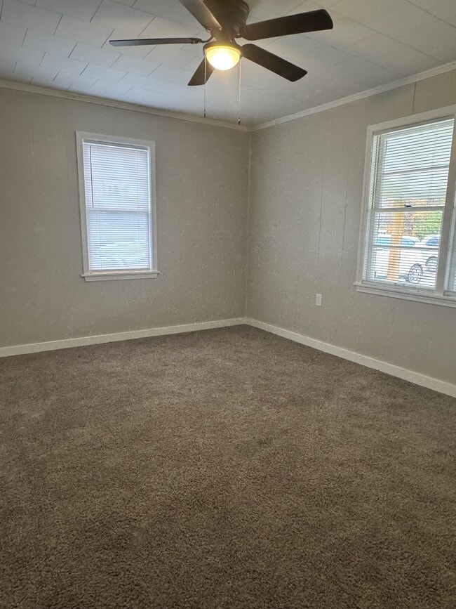 Building Photo - 610 Ripley Ave