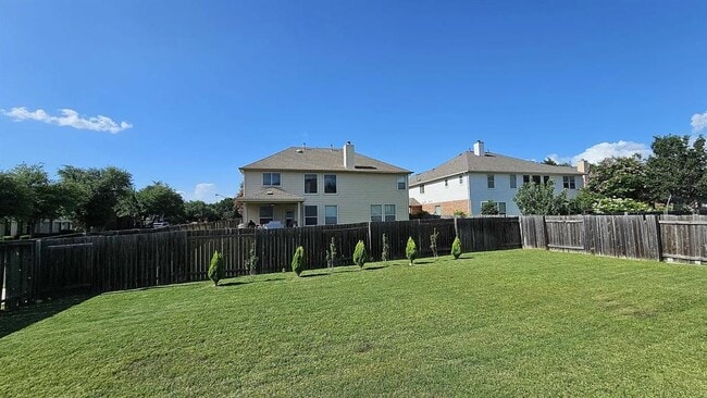 Building Photo - 702 Old Ravine Ct