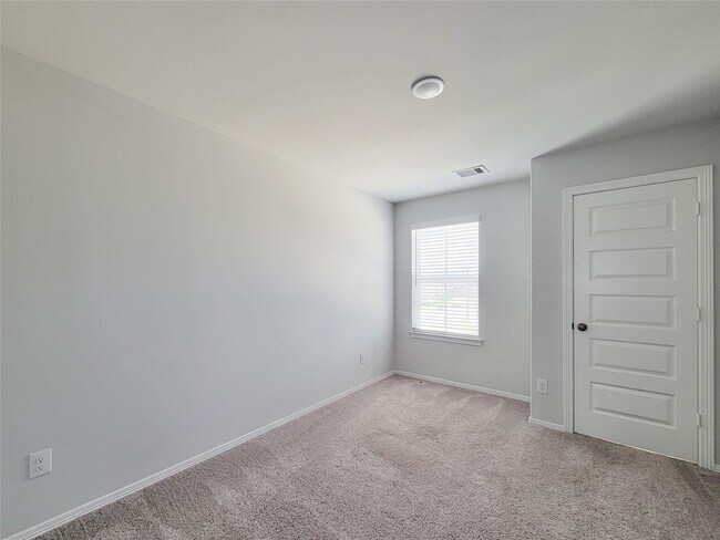 Building Photo - 23330 Kinsfolk Dr
