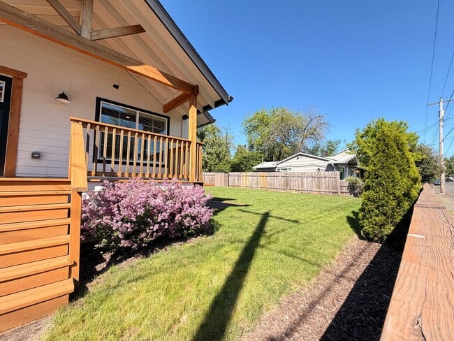 Building Photo - Lovingly Updated Home with Separate Garage, Outdoor Cat Enclosure, Finished Basement, Large Yard,...