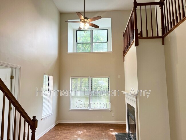 Building Photo - 4225 W Pine Blvd