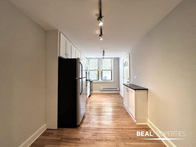 Building Photo - 0 bedroom in CHICAGO IL 60647