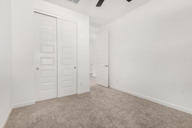 Building Photo - 17824 W Vogel Ave