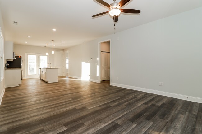 Building Photo - 3028 Stirling Dr