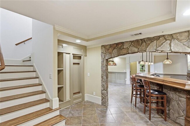 Building Photo - 4563 Fountain Dr NE