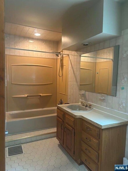 Building Photo - 77 Goldfinch Ln
