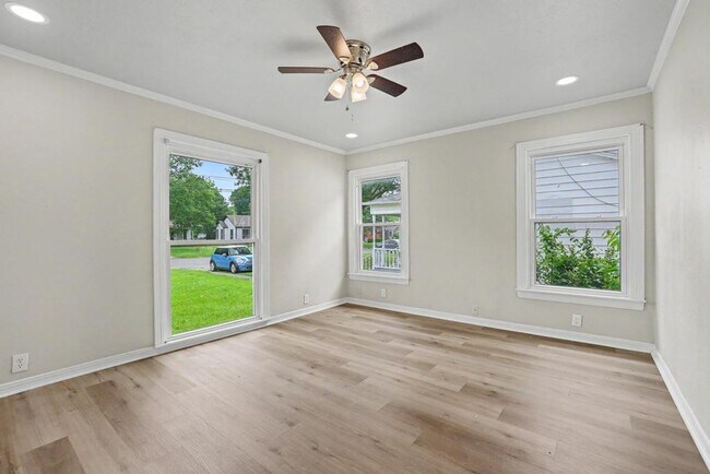 Building Photo - Charming 3-Bedroom Home in Sherman Available NOW!