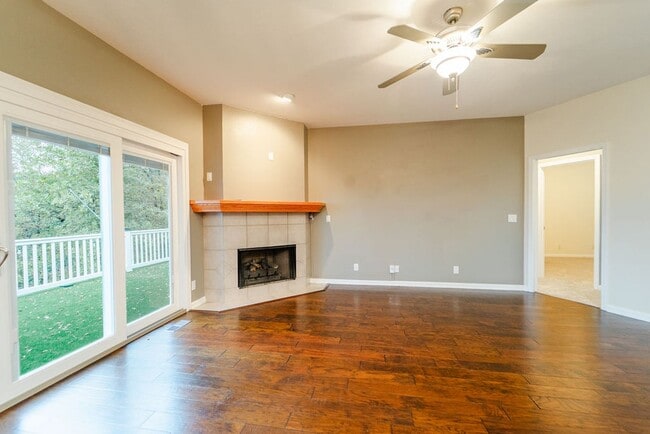 Building Photo - Beautiful 3 Bed, 2 Bath, on the 18 hole of Ponce De Leon golf course!!