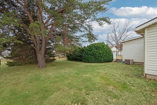 Building Photo - North Side Gem – 2-Bedroom with Garage & C...