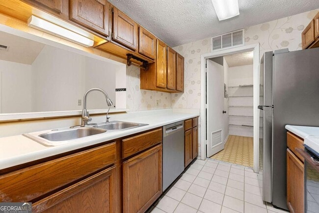 Building Photo - 1306 McClelen Way