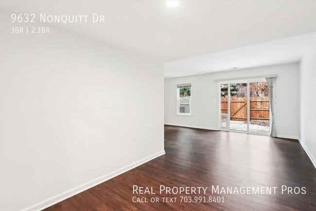 Building Photo - 9632 Nonquitt Dr